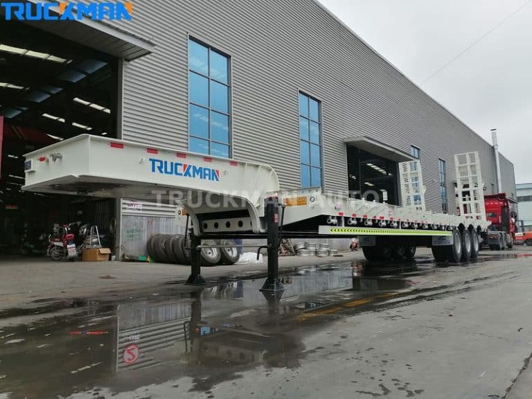 Low flatbed trailer