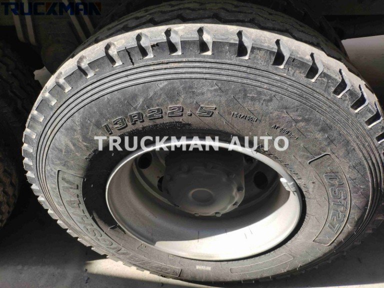 Neumático para volquete SHACMAN X3000 8x4 50 toneladas  