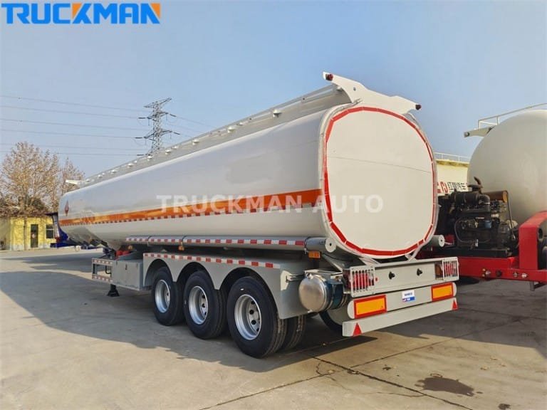 Camion-citerne de 40 000 litres  